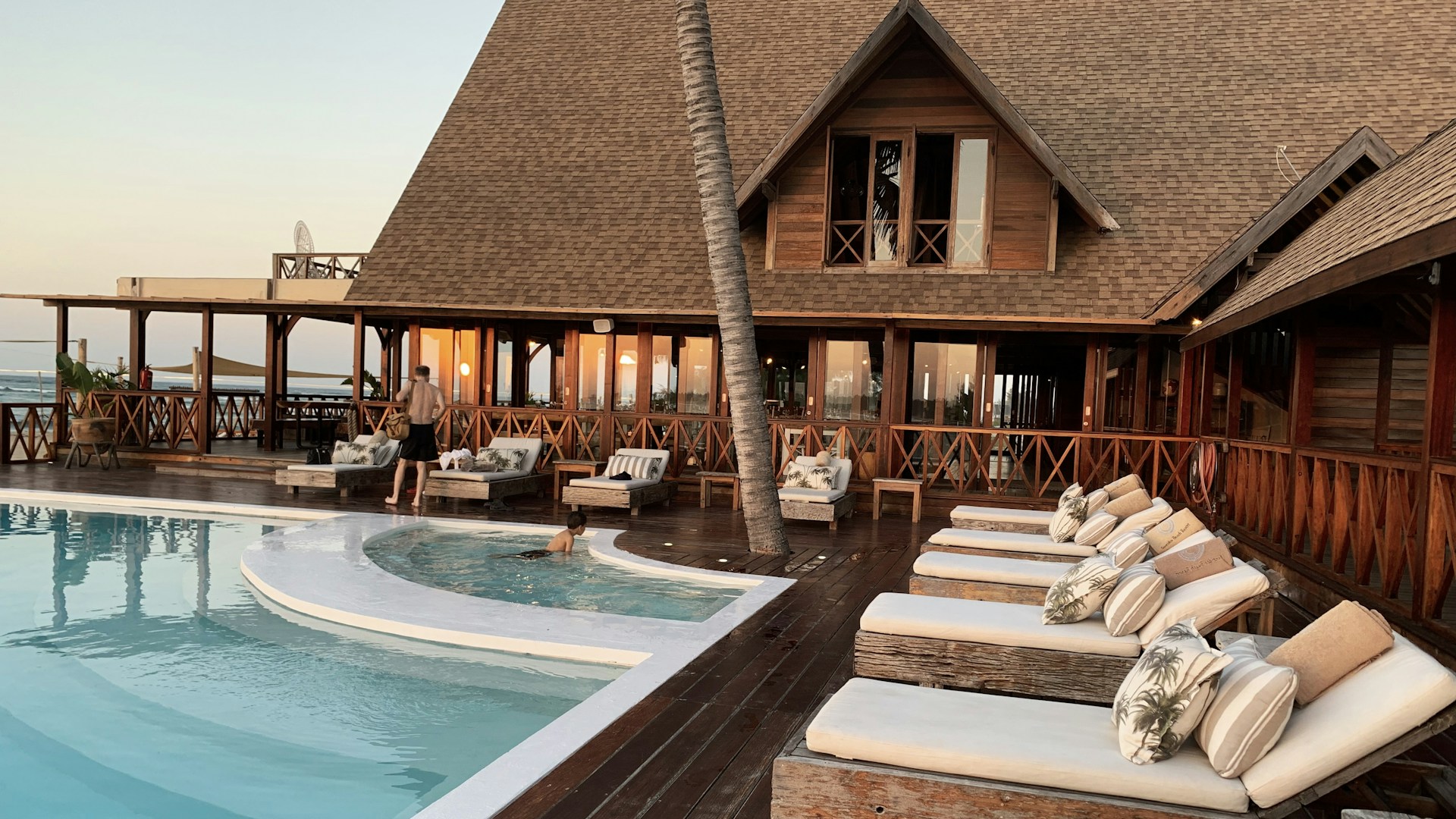 Hotels & Guesthouses